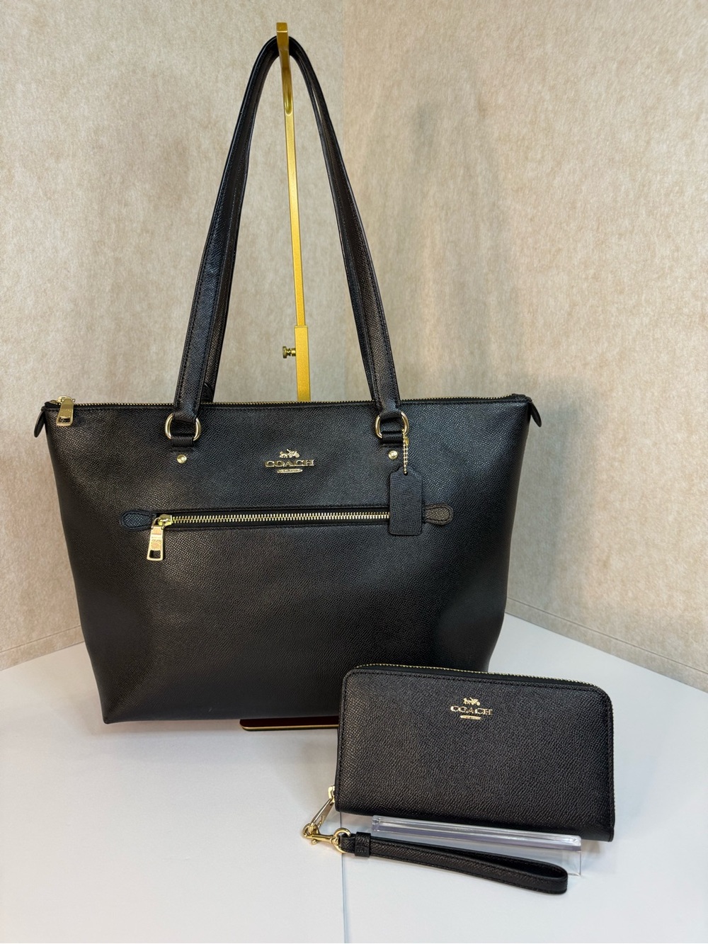 COACH Black Leather Gallery Tote & Matching Wallet - Gold Hardware